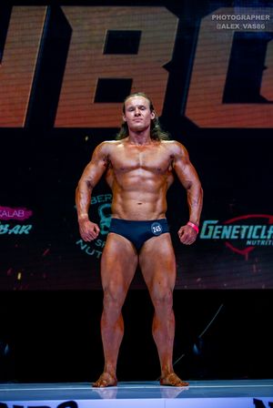 REAL NOVICE CLASSIC PHYSIQUE
